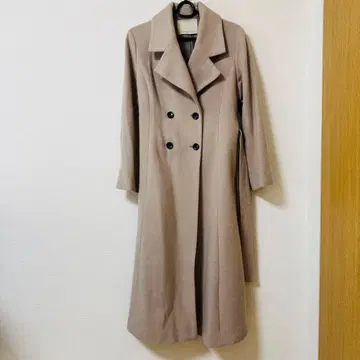 베이지 더블 브레스트 롱 코트