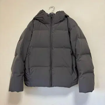 새상품급 유니클로 심리스 다운 파카 S 사이즈 그레이