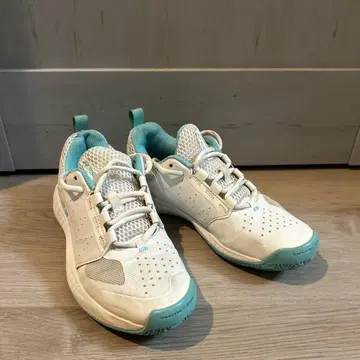 YONEX 테니스화 23.5