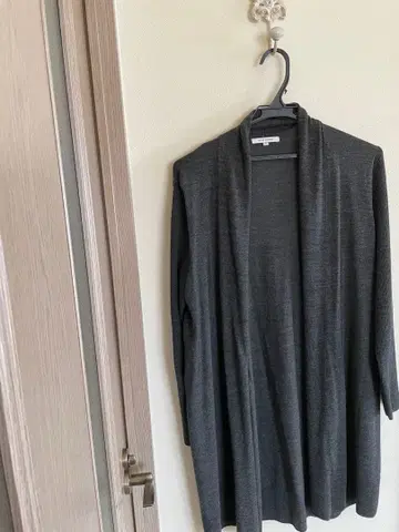 23구 워셔블 지속가능성 울 숄카라 차콜 그레이