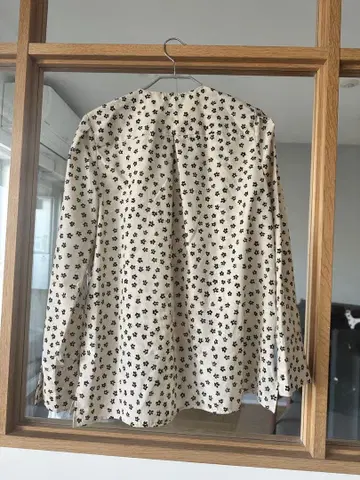 Ballsey 투모로우랜드 꽃무늬 보타이 블라우스