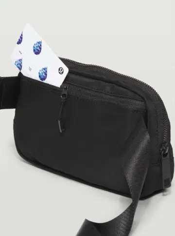 룰루레몬 한정판 실버 금장 장식 웨스트 파우치