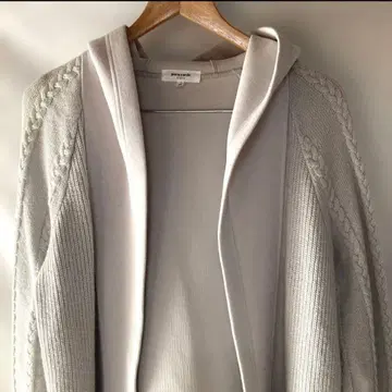 새상품급 피에르 가르뎅 후드 부착 롱 가디건 라이트 그레이 이소재