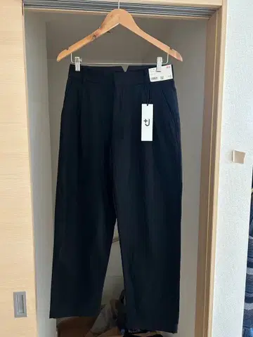 유니클로 +j 울 블렌드 턱 팬츠 네이비 73