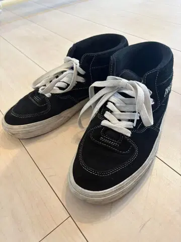 Vans 하프캡 블랙 스니커즈