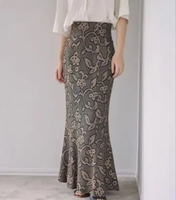 [ TODAYFUL ] 자카드 리프 스커트 ( 38 사이즈 )