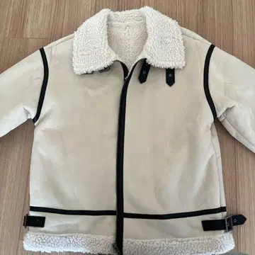 무스탕 자켓 화이트 ZOZO