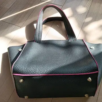 블랙 가죽풍 토트백