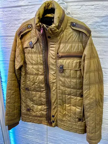 초특가 AVIREX 퀼팅 자켓! L 사이즈 숨겨진 후드