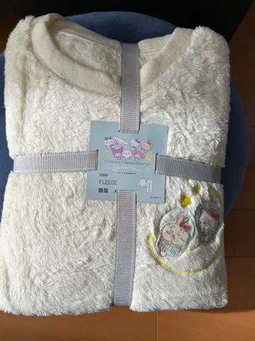 치이카와 x UNIQLO x 산리오 캐릭터즈 플리스 룸웨어