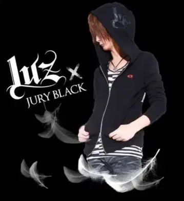 luz x JURY BLACK 콜라보 프린트 ZIP 후드티