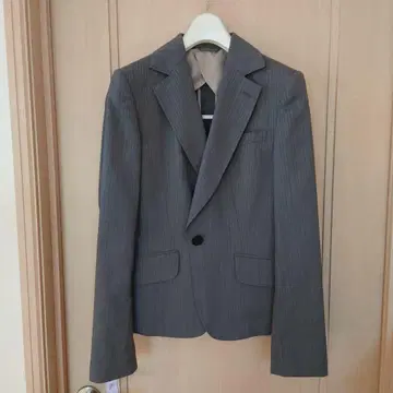 새상품 택 포함 그레이 스트라이프 비즈니스 정장 상하의