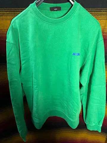 nerdy 맨투맨 s사이즈