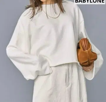 바빌론 BABYLONE 컷오프 숏 맨투맨 화이트