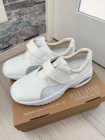 MARIANNU 화이트 간호화 23.0cm