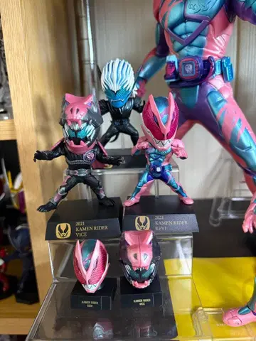 가면라이더 리바이스 피규어