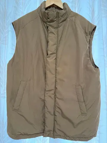 LEPSIM 베이지 슬리브리스 충전솜 베스트 F