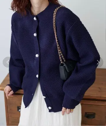 인기 완판템 DISCOAT 카노코 편직 펄 단추 가디건 네이비