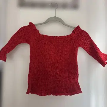 레드 프릴 오프숄더 상의 사이즈 38