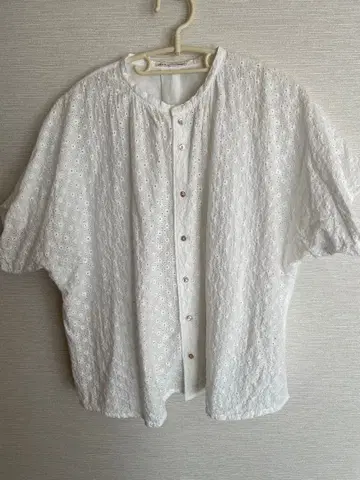 팔라스 팰리스 블라우스