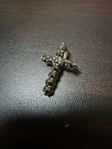 K10WG (화이트 골드) 블랙 다이아몬드 1.30ct 크로스 탑