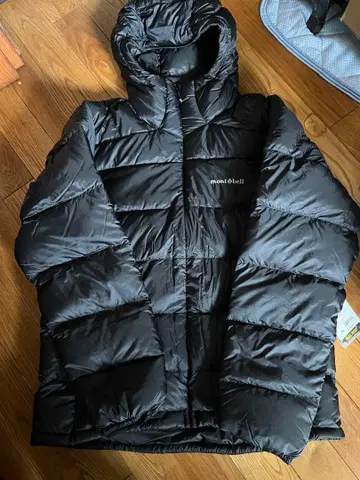 [ 미사용 새상품 ] 몽벨 라이트 알파인 다운 파카 XL 블랙