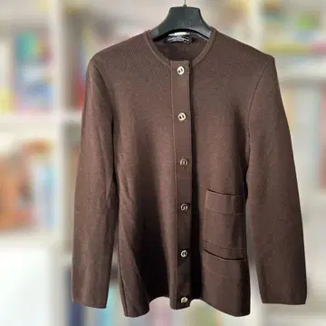 페라가모 간치니 단추 니트 가디건 다크 브라운 이태리제