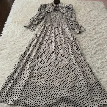 snidel 스나이델 데콜테 오픈 도트 프린트 원피스