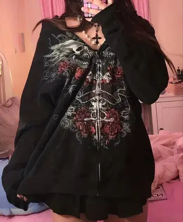 블랙 컬러 집업 후드티 y2k 사이즈 XL 해골