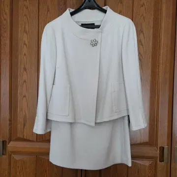 YUKI TORII 자켓과 스커트 세트