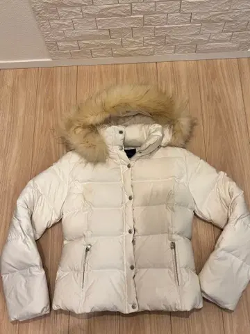 루소크 화이트 다운 자켓 퍼 후드 포함