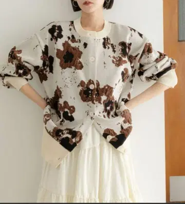 미사용 새상품 뉴앙스 카우 패턴 가디건 LS 롤리스팜