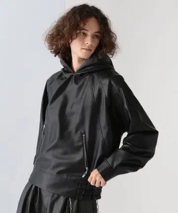 인조 가죽 디자인 후드티