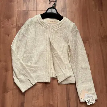 새상품 petit maison 정가 2만 3800엔 스콧 클럽 자켓