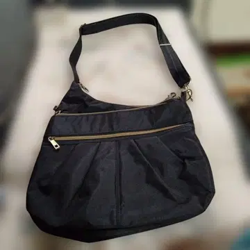 TRAVELON 블랙 숄더백