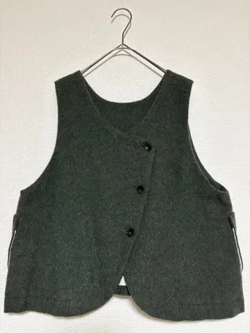 [ 미사용 ] tumugu 울 샤기 2way 베스트 카키