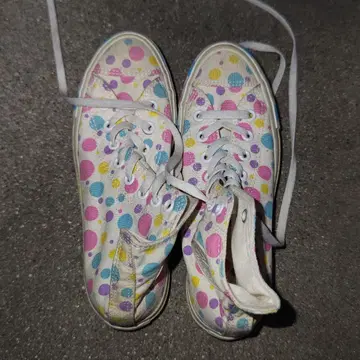 컨버스 올스타 물방울 패턴 스니커즈