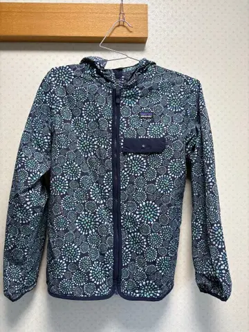 patagonia 꽃무늬 마운틴 파카