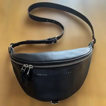 LAD MUSICIAN 바디백 웨스트 파우치 가죽