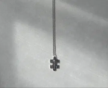 THE KISS 실버 크로스 모티브 롱 체인 목걸이