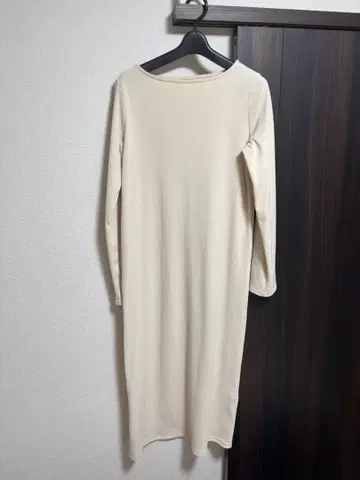 아이보리 베이지 니트 롱 원피스 긴팔 슬릿