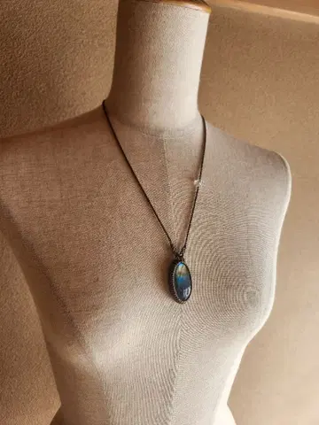 래브라도 라이트 하키머 다이아몬드 목걸이