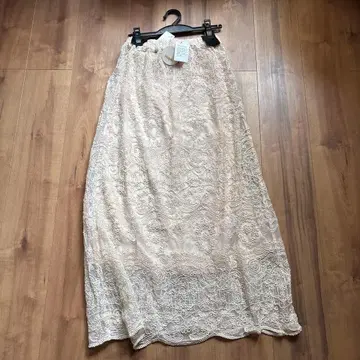 새상품 ample 정가 1만 7800엔 롱 스커트 스콧 클럽