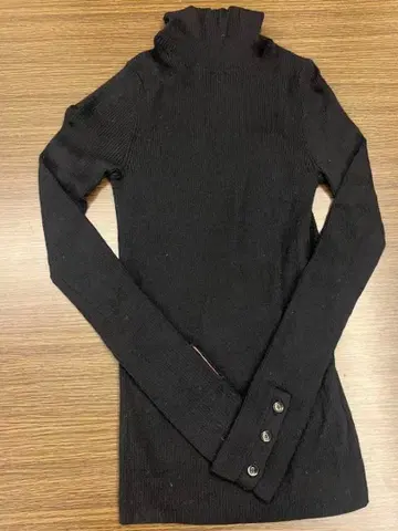 블루 레이블 터틀넥 니트