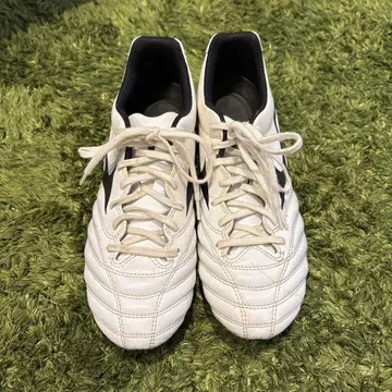 미즈노 축구화 화이트 모나르시다 네오