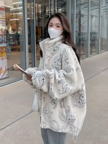 인기 폭발! 마지막 한 점! 페이즐리 무늬 보아 자켓 오버 사이즈