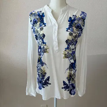 데시구알 꽃무늬 자수 긴팔 셔츠 화이트