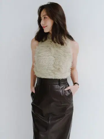 anuans 퍼라이크 슬리브리스 니트탑 아이보리 새상품급