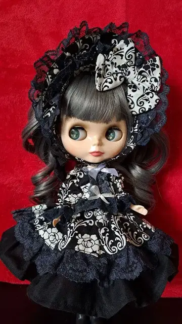 브라이스 아웃핏 고스로리 블랙 패턴