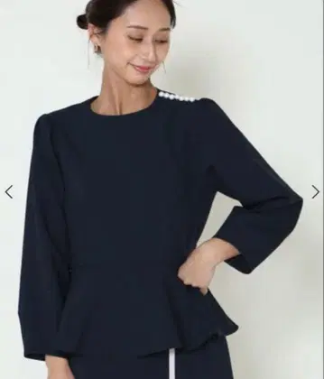 야마다야 FENNEL 페넬 펄 악센트 페플럼 블라우스 네이비